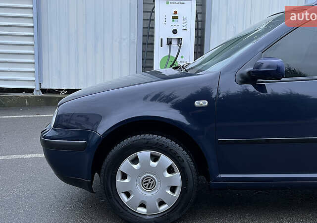 Синий Фольксваген Гольф, объемом двигателя 1.6 л и пробегом 310 тыс. км за 3600 $, фото 11 на Automoto.ua