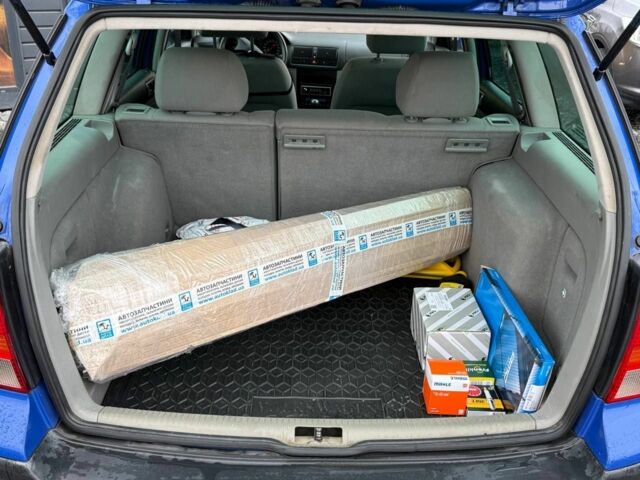 Синий Фольксваген Гольф, объемом двигателя 1.4 л и пробегом 230 тыс. км за 3500 $, фото 15 на Automoto.ua