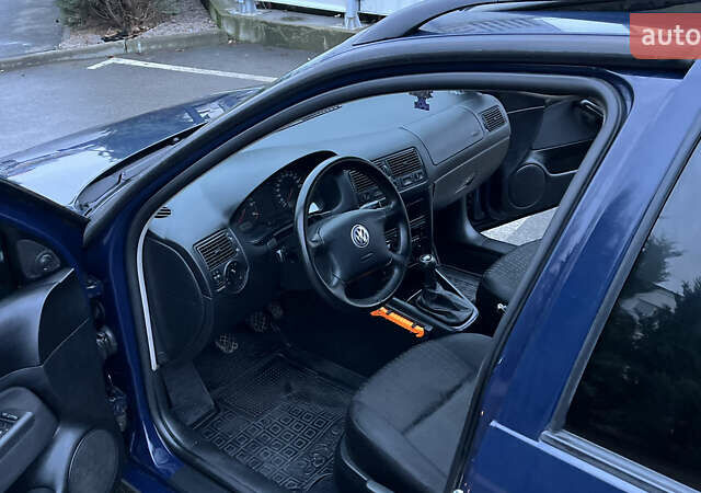 Синий Фольксваген Гольф, объемом двигателя 1.6 л и пробегом 310 тыс. км за 3600 $, фото 60 на Automoto.ua