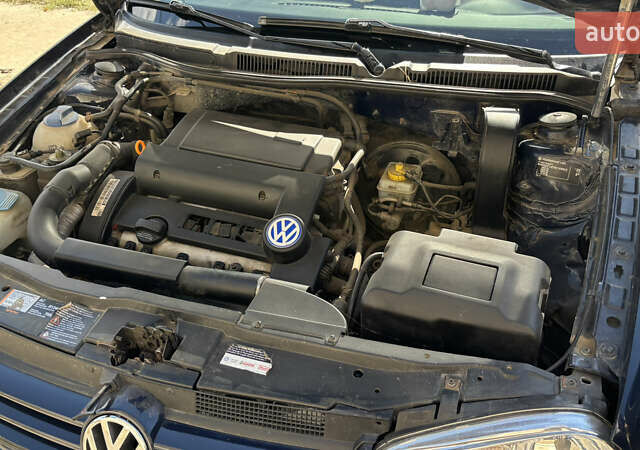 Синий Фольксваген Гольф, объемом двигателя 1.39 л и пробегом 248 тыс. км за 5150 $, фото 6 на Automoto.ua