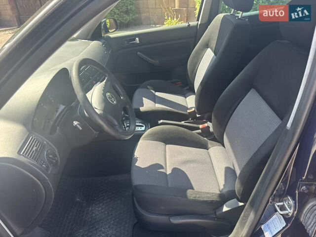 Синий Фольксваген Гольф, объемом двигателя 1.6 л и пробегом 240 тыс. км за 4600 $, фото 11 на Automoto.ua