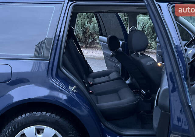 Синий Фольксваген Гольф, объемом двигателя 1.6 л и пробегом 310 тыс. км за 3600 $, фото 70 на Automoto.ua