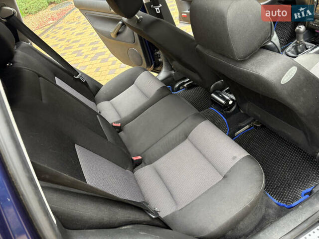 Синий Фольксваген Гольф, объемом двигателя 1.6 л и пробегом 232 тыс. км за 3800 $, фото 11 на Automoto.ua