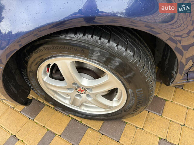 Синий Фольксваген Гольф, объемом двигателя 1.6 л и пробегом 232 тыс. км за 3800 $, фото 6 на Automoto.ua