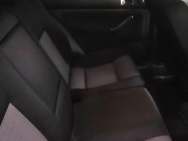 Синий Фольксваген Гольф, объемом двигателя 1.9 л и пробегом 291 тыс. км за 4800 $, фото 9 на Automoto.ua