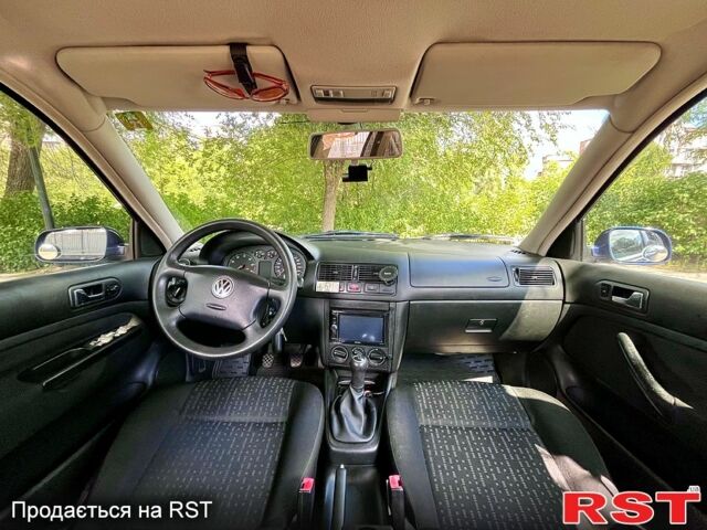 Синій Фольксваген Гольф, об'ємом двигуна 1.6 л та пробігом 228 тис. км за 4350 $, фото 3 на Automoto.ua