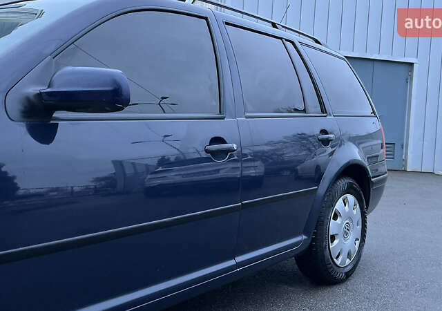 Синий Фольксваген Гольф, объемом двигателя 1.6 л и пробегом 310 тыс. км за 3600 $, фото 49 на Automoto.ua