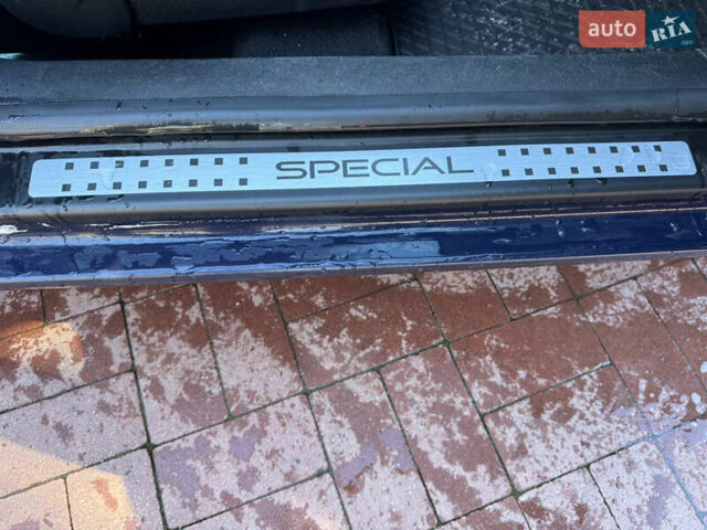 Синий Фольксваген Гольф, объемом двигателя 1.6 л и пробегом 240 тыс. км за 4600 $, фото 1 на Automoto.ua