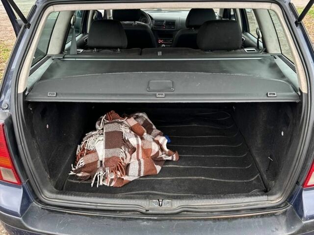 Синий Фольксваген Гольф, объемом двигателя 1.9 л и пробегом 250 тыс. км за 1600 $, фото 11 на Automoto.ua