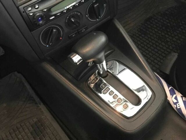 Синий Фольксваген Гольф, объемом двигателя 1.6 л и пробегом 276 тыс. км за 5400 $, фото 2 на Automoto.ua