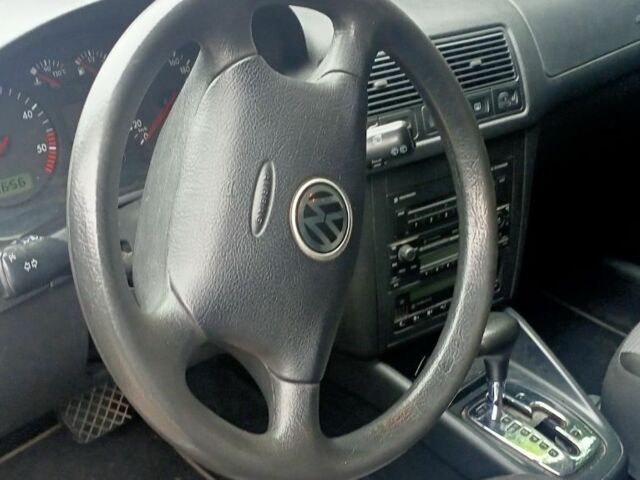 Синий Фольксваген Гольф, объемом двигателя 1.9 л и пробегом 291 тыс. км за 4800 $, фото 15 на Automoto.ua