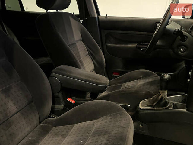 Синий Фольксваген Гольф, объемом двигателя 1.6 л и пробегом 245 тыс. км за 4100 $, фото 11 на Automoto.ua