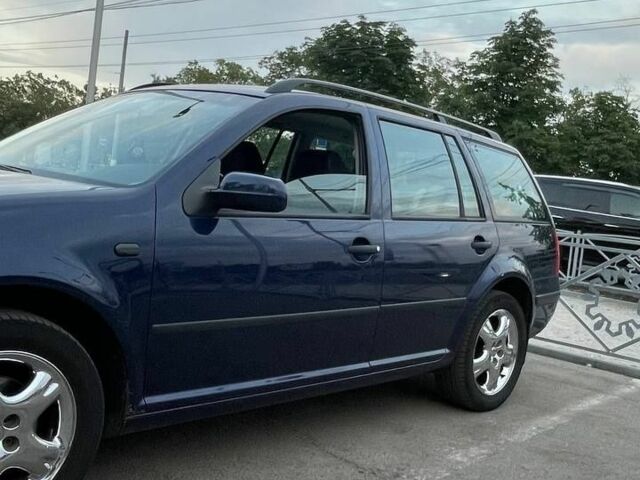 Синий Фольксваген Гольф, объемом двигателя 1.4 л и пробегом 299 тыс. км за 3700 $, фото 2 на Automoto.ua