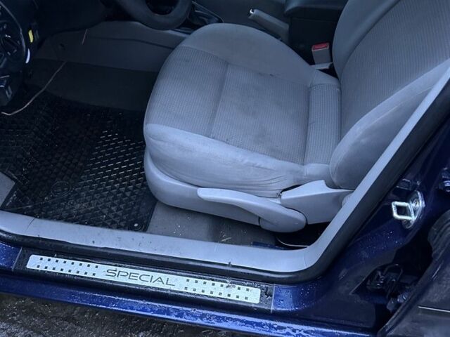 Синій Фольксваген Гольф, об'ємом двигуна 1.6 л та пробігом 240 тис. км за 2499 $, фото 11 на Automoto.ua