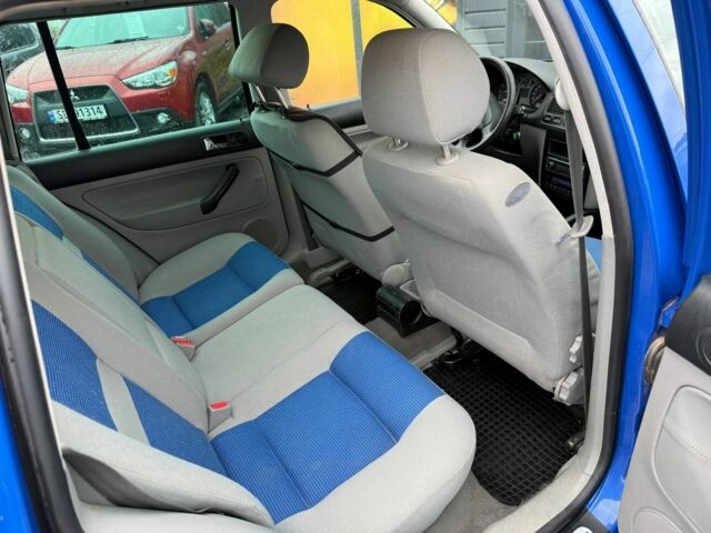 Синий Фольксваген Гольф, объемом двигателя 1.4 л и пробегом 230 тыс. км за 3500 $, фото 18 на Automoto.ua