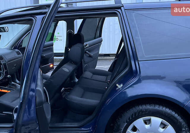 Синий Фольксваген Гольф, объемом двигателя 1.6 л и пробегом 310 тыс. км за 3600 $, фото 66 на Automoto.ua