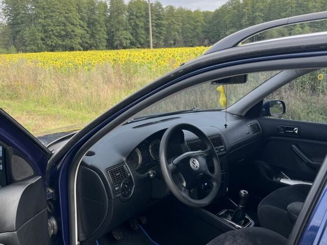 Синий Фольксваген Гольф, объемом двигателя 1.6 л и пробегом 221 тыс. км за 4550 $, фото 4 на Automoto.ua