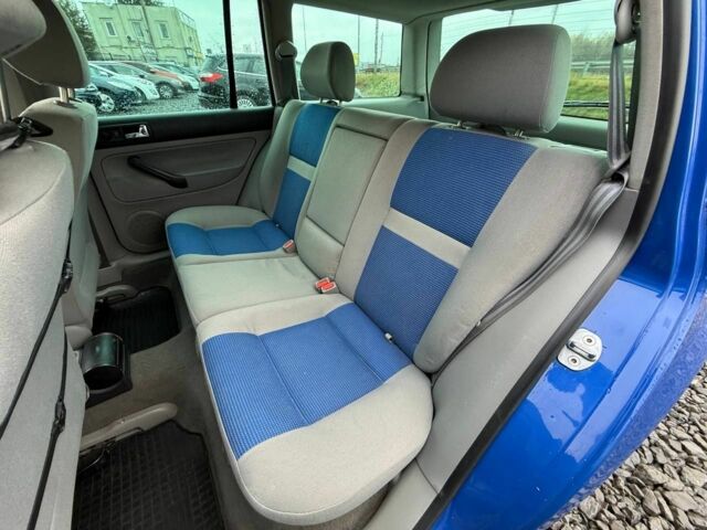 Синий Фольксваген Гольф, объемом двигателя 1.4 л и пробегом 230 тыс. км за 3500 $, фото 6 на Automoto.ua