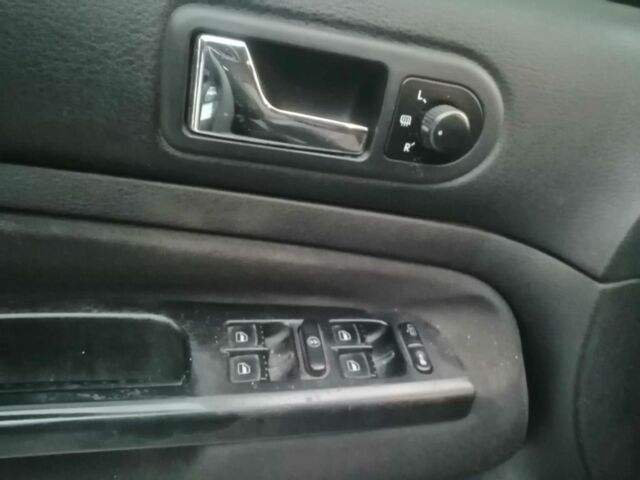 Синий Фольксваген Гольф, объемом двигателя 1.9 л и пробегом 291 тыс. км за 4800 $, фото 6 на Automoto.ua