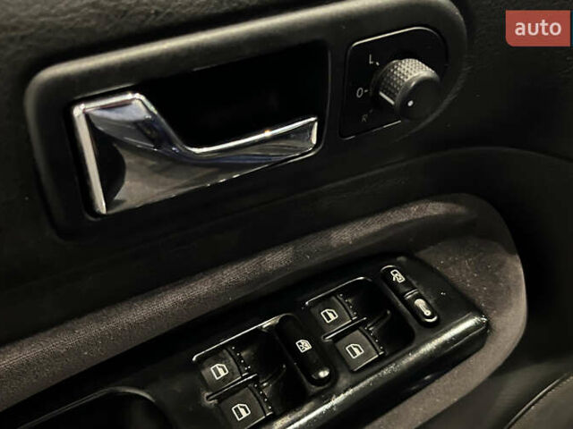 Синий Фольксваген Гольф, объемом двигателя 1.6 л и пробегом 245 тыс. км за 4100 $, фото 16 на Automoto.ua