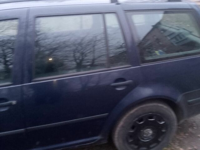 Синий Фольксваген Гольф, объемом двигателя 2 л и пробегом 356 тыс. км за 1900 $, фото 3 на Automoto.ua