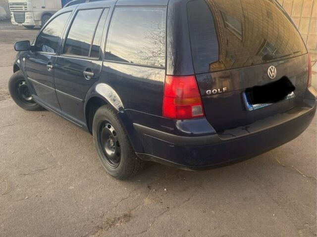 Синий Фольксваген Гольф, объемом двигателя 1.9 л и пробегом 370 тыс. км за 2150 $, фото 3 на Automoto.ua