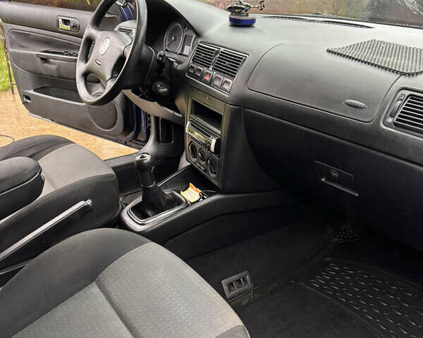 Синий Фольксваген Гольф, объемом двигателя 1.98 л и пробегом 399 тыс. км за 3750 $, фото 5 на Automoto.ua