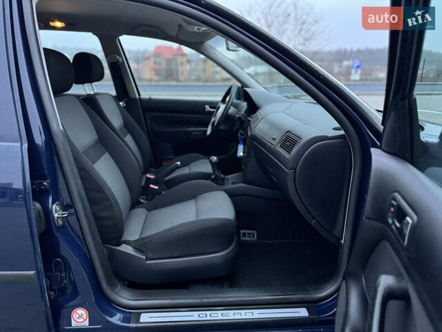 Синий Фольксваген Гольф, объемом двигателя 1.4 л и пробегом 208 тыс. км за 4150 $, фото 16 на Automoto.ua