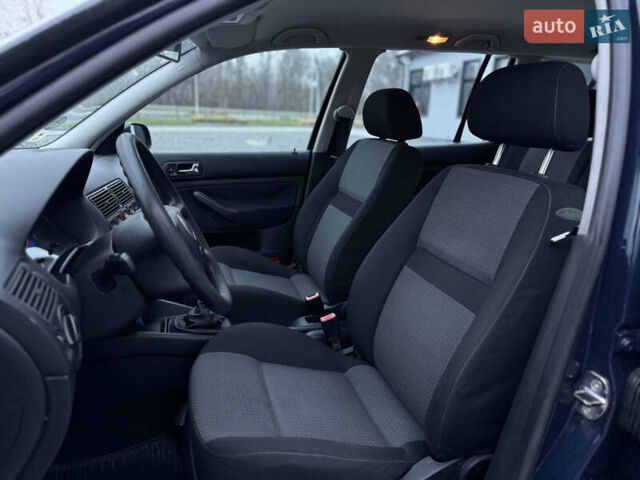 Синий Фольксваген Гольф, объемом двигателя 1.4 л и пробегом 208 тыс. км за 4150 $, фото 12 на Automoto.ua