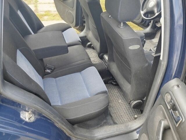 Синий Фольксваген Гольф, объемом двигателя 1.6 л и пробегом 285 тыс. км за 2100 $, фото 7 на Automoto.ua