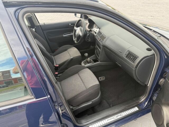 Синій Фольксваген Гольф, об'ємом двигуна 1.4 л та пробігом 210 тис. км за 4200 $, фото 5 на Automoto.ua