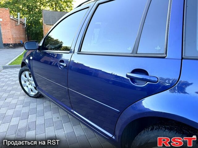 Синий Фольксваген Гольф, объемом двигателя 1.6 л и пробегом 260 тыс. км за 4700 $, фото 5 на Automoto.ua