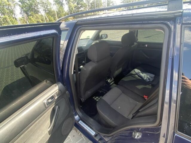 Синий Фольксваген Гольф, объемом двигателя 1.9 л и пробегом 320 тыс. км за 3500 $, фото 5 на Automoto.ua