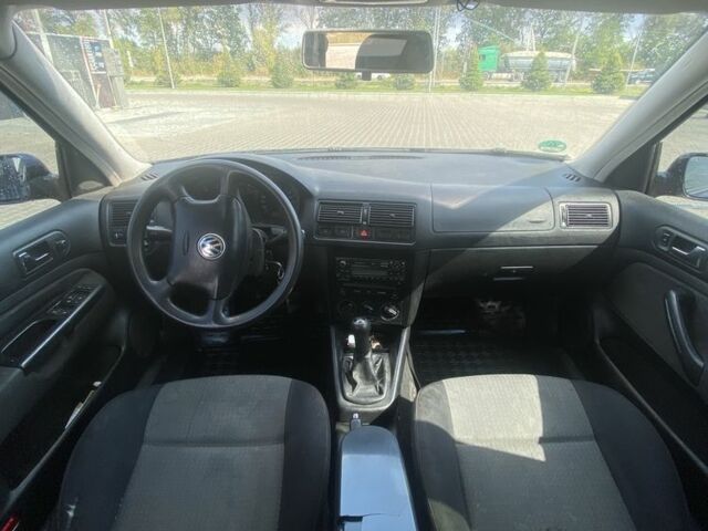 Синий Фольксваген Гольф, объемом двигателя 1.9 л и пробегом 320 тыс. км за 3500 $, фото 6 на Automoto.ua