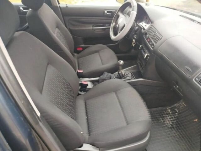 Синий Фольксваген Гольф, объемом двигателя 1.9 л и пробегом 270 тыс. км за 1400 $, фото 7 на Automoto.ua