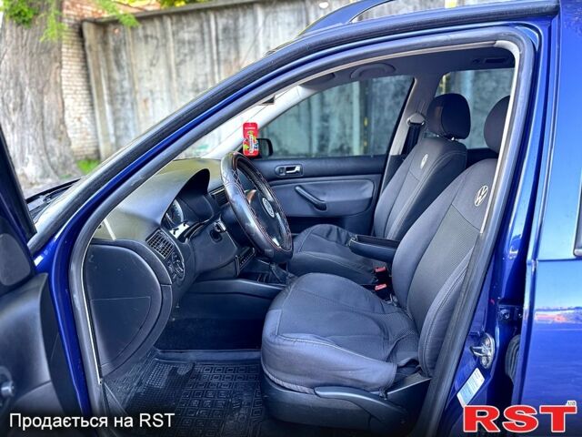 Синий Фольксваген Гольф, объемом двигателя 1.6 л и пробегом 260 тыс. км за 4700 $, фото 6 на Automoto.ua