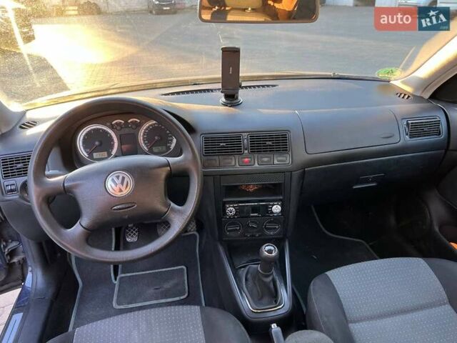 Синий Фольксваген Гольф, объемом двигателя 1.4 л и пробегом 226 тыс. км за 4200 $, фото 8 на Automoto.ua