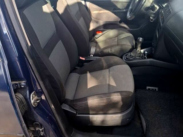 Синій Фольксваген Гольф, об'ємом двигуна 1.4 л та пробігом 0 тис. км за 3700 $, фото 2 на Automoto.ua