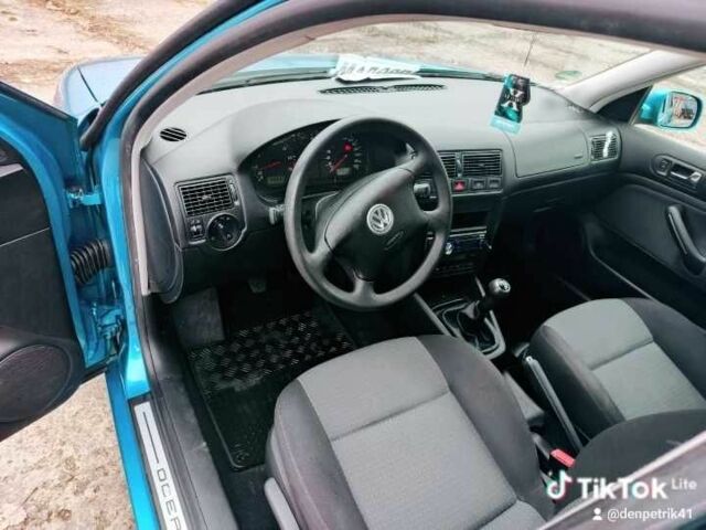 Синій Фольксваген Гольф, об'ємом двигуна 1.6 л та пробігом 243 тис. км за 4200 $, фото 7 на Automoto.ua