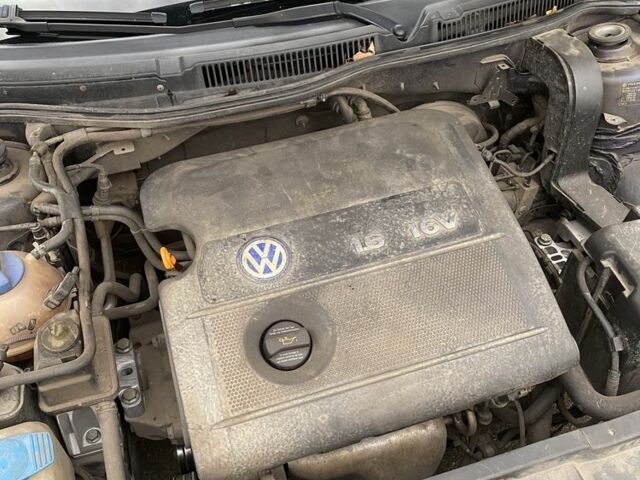 Синий Фольксваген Гольф, объемом двигателя 1.6 л и пробегом 323 тыс. км за 4550 $, фото 8 на Automoto.ua