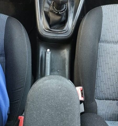 Синий Фольксваген Гольф, объемом двигателя 1.6 л и пробегом 209 тыс. км за 4550 $, фото 39 на Automoto.ua