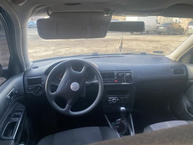 Синий Фольксваген Гольф, объемом двигателя 1.9 л и пробегом 370 тыс. км за 2150 $, фото 6 на Automoto.ua