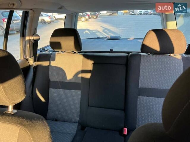 Синий Фольксваген Гольф, объемом двигателя 1.4 л и пробегом 226 тыс. км за 4200 $, фото 4 на Automoto.ua