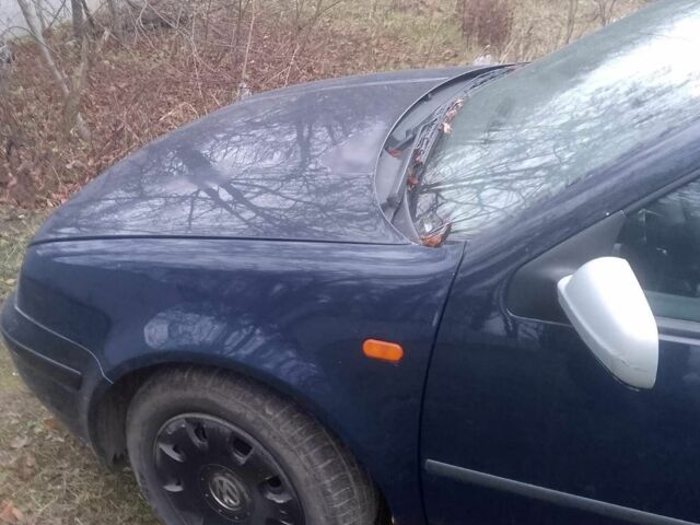 Синий Фольксваген Гольф, объемом двигателя 2 л и пробегом 356 тыс. км за 1900 $, фото 2 на Automoto.ua