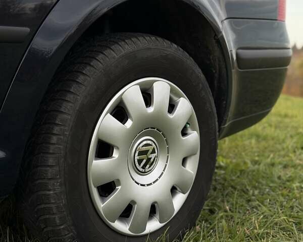 Синий Фольксваген Гольф, объемом двигателя 1.39 л и пробегом 157 тыс. км за 4300 $, фото 31 на Automoto.ua