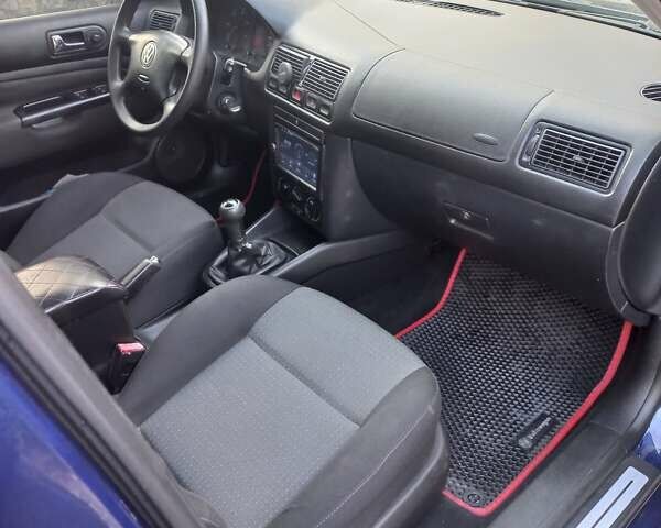 Синий Фольксваген Гольф, объемом двигателя 1.9 л и пробегом 239 тыс. км за 5200 $, фото 1 на Automoto.ua