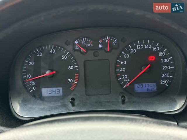 Синий Фольксваген Гольф, объемом двигателя 1.6 л и пробегом 292 тыс. км за 3200 $, фото 16 на Automoto.ua