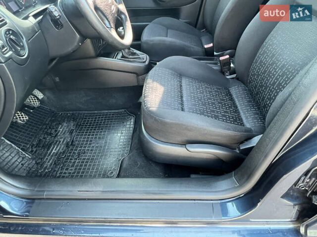 Синий Фольксваген Гольф, объемом двигателя 1.6 л и пробегом 215 тыс. км за 5500 $, фото 8 на Automoto.ua