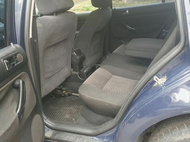 Синий Фольксваген Гольф, объемом двигателя 1.6 л и пробегом 250 тыс. км за 1850 $, фото 8 на Automoto.ua