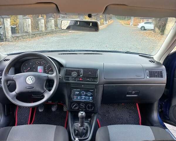 Синий Фольксваген Гольф, объемом двигателя 1.9 л и пробегом 239 тыс. км за 5200 $, фото 2 на Automoto.ua